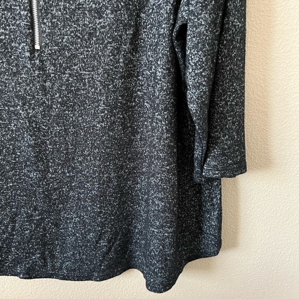 Green Envelope Half Zip V Neck Top - Picture 3 of 8